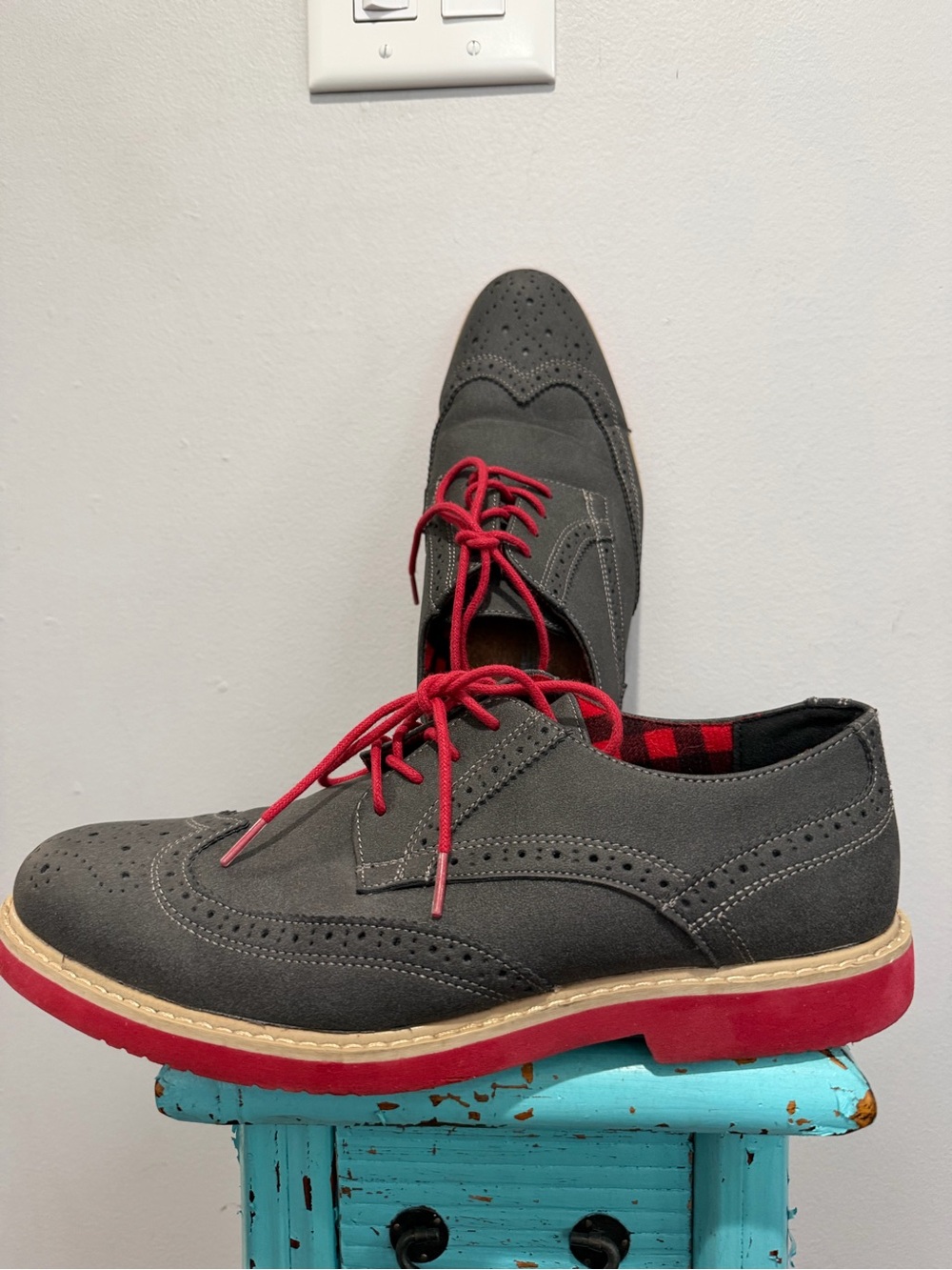 XRAY Men's The Tynan Wingtip Derby Shoes Gray Red Size 10.5